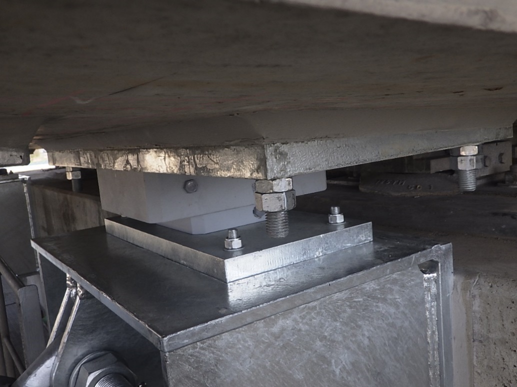 落橋防止工事の画像